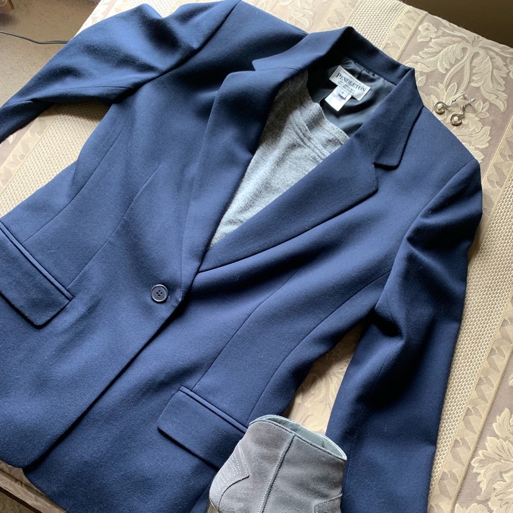 Pendleton 100%  virgin wool navy one button blazer